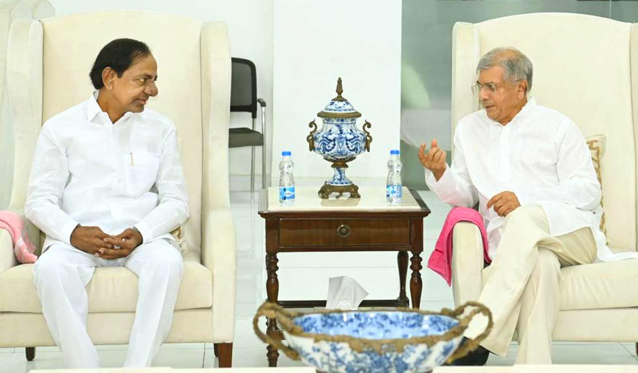 CM KCR hosts lunch for Ambedkar’s grandson Prakash Ambedkar