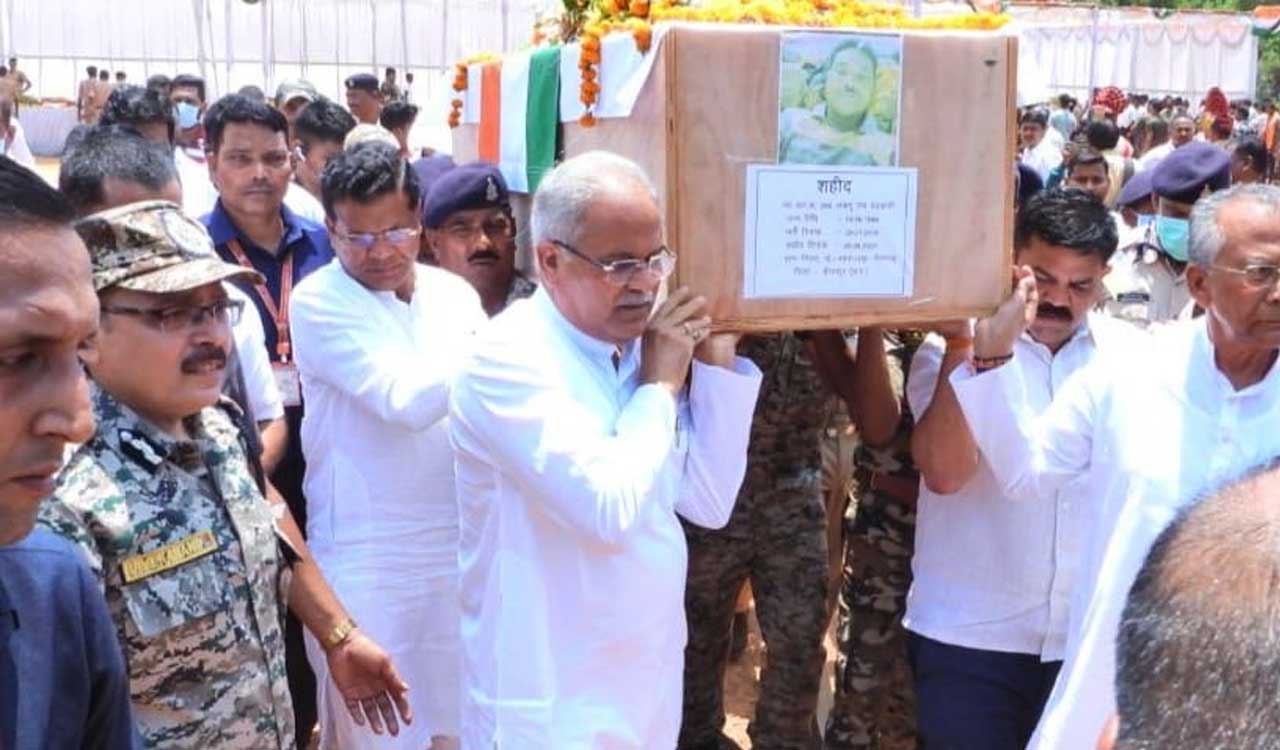 Wreaths laid for 11 deceased in Chhattisgarh Naxal attack