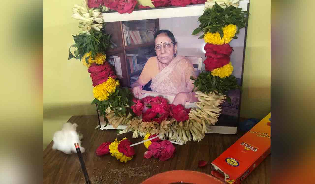 Senior gynaecologist Dr Mahalakshmi passes away in Hyderabad