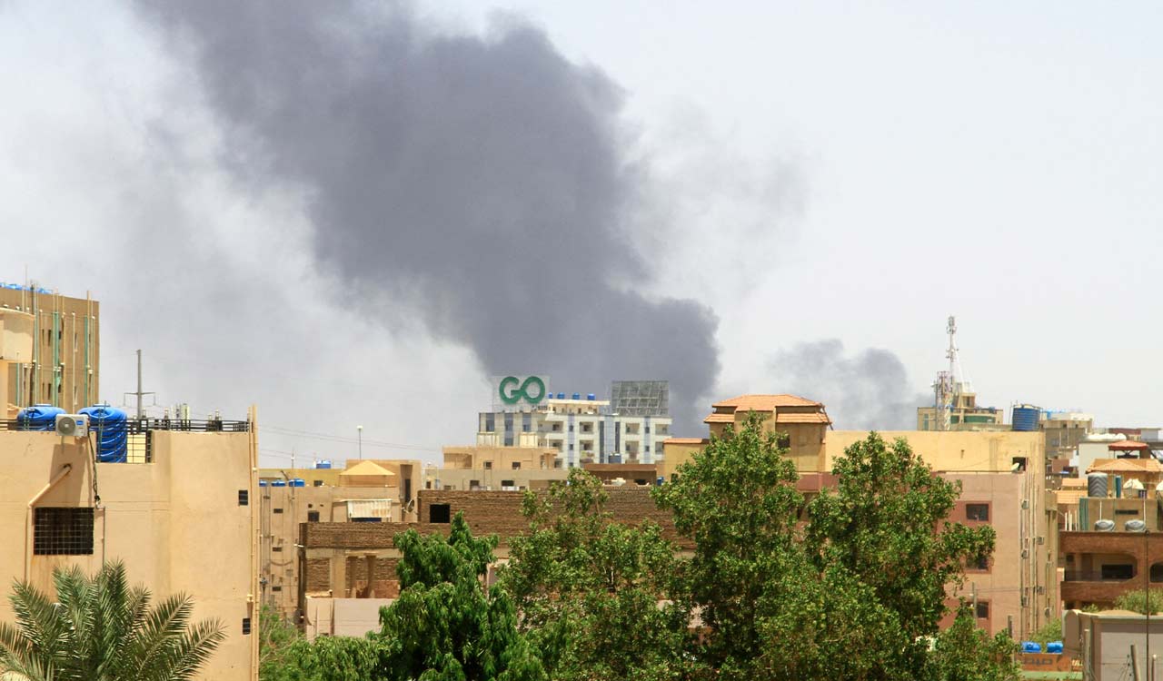 Sudan’s truce falters, as Egypt repatriates army personnel