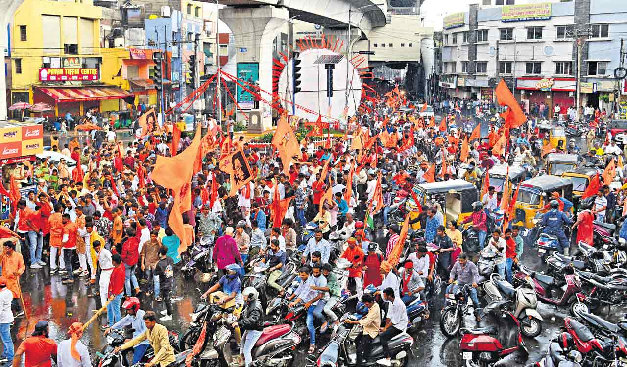 Hanuman Jayanthi Shobha Yatra concludes on peaceful note in Hyderabad