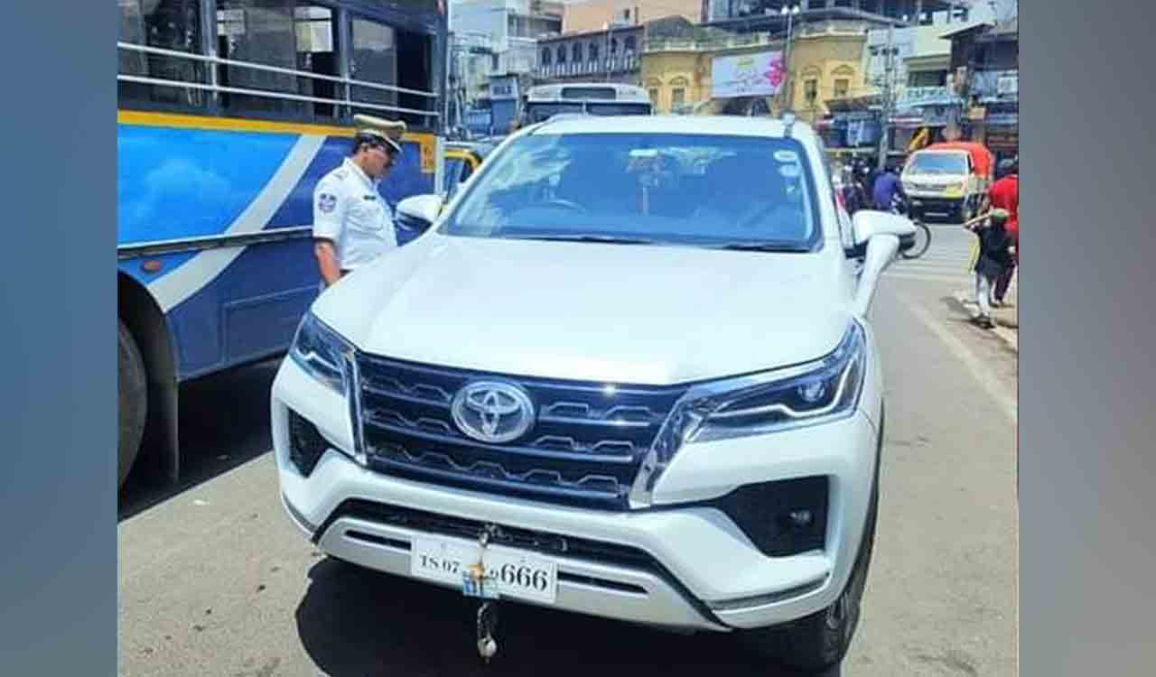 Hyderabad police crack down on motorists using sirens