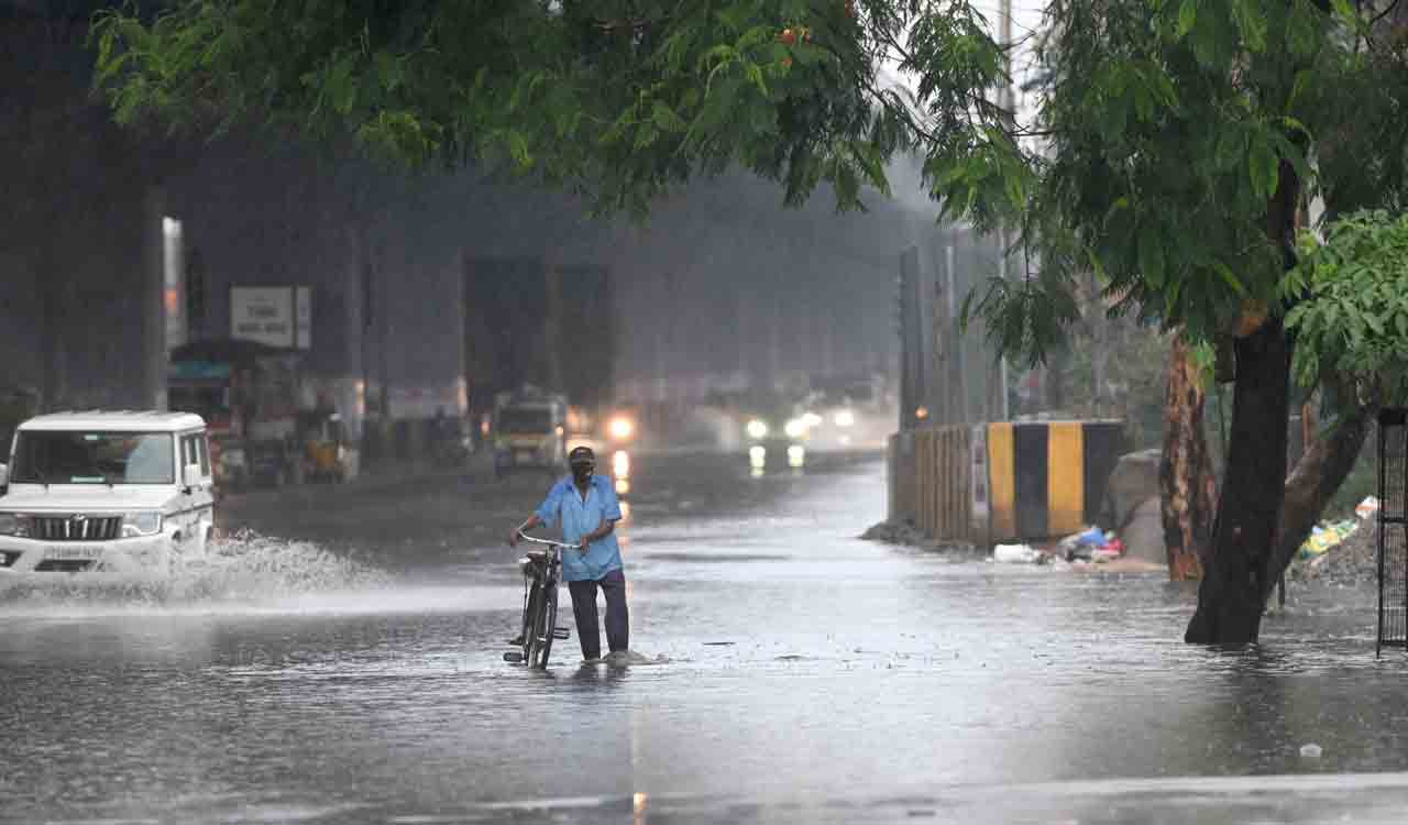 Hyderabad witnesses heavy rain, unlike anything seen in recent years