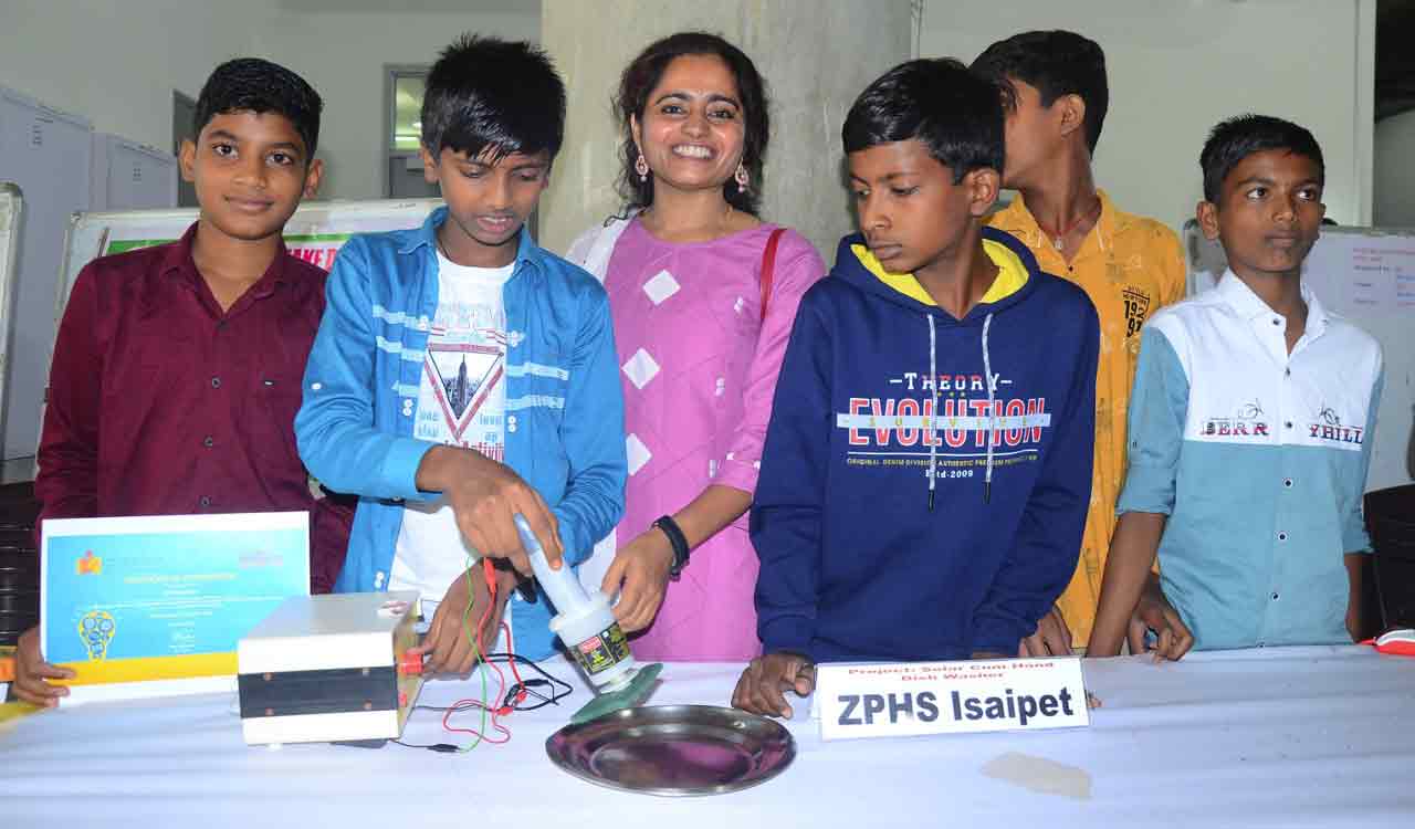 Telangana: Govt school students outscores private school students in IIT-Hyderabad Future Inventors Fair