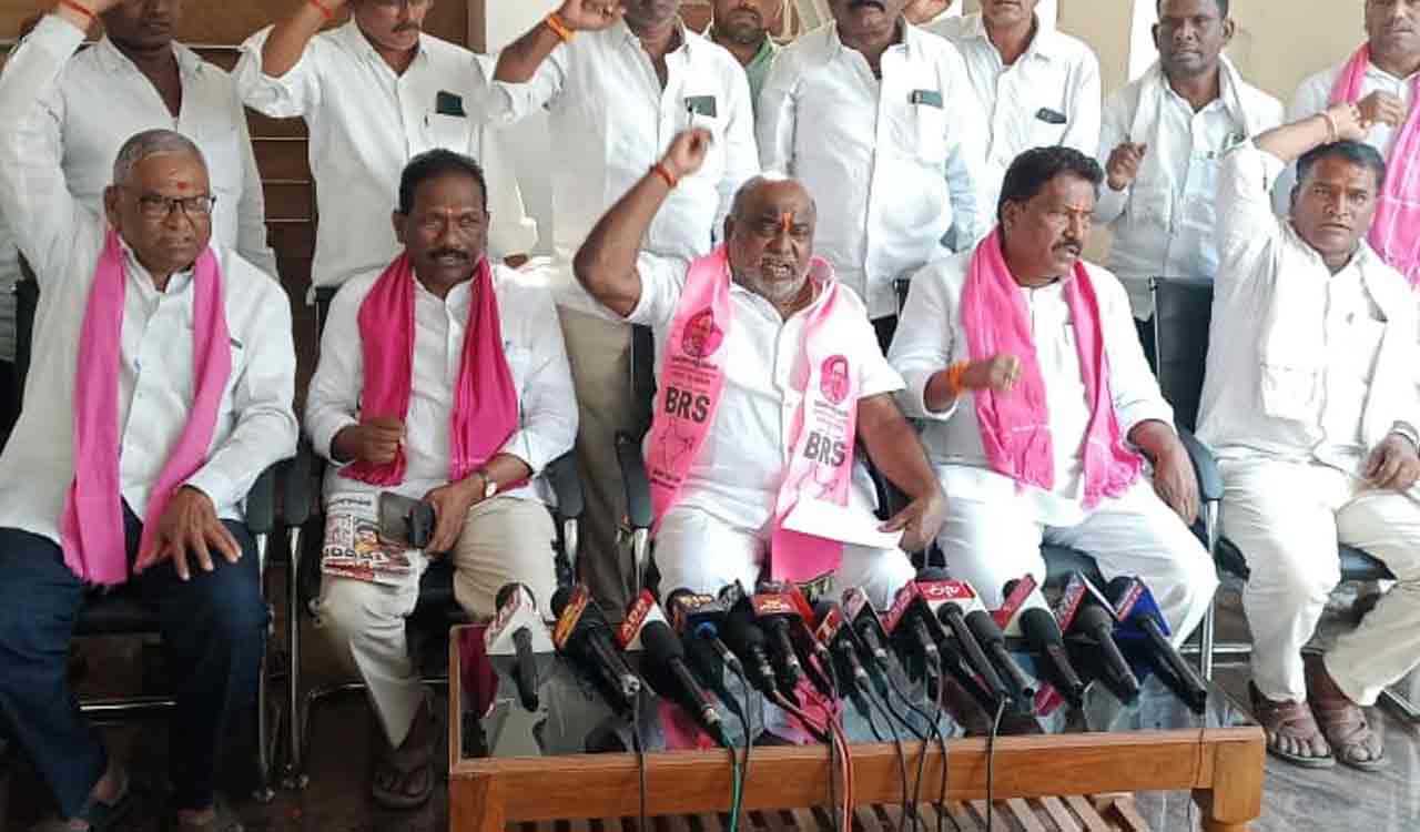 Bandi Sanjay is playing with lives of students: Jogu Ramanna