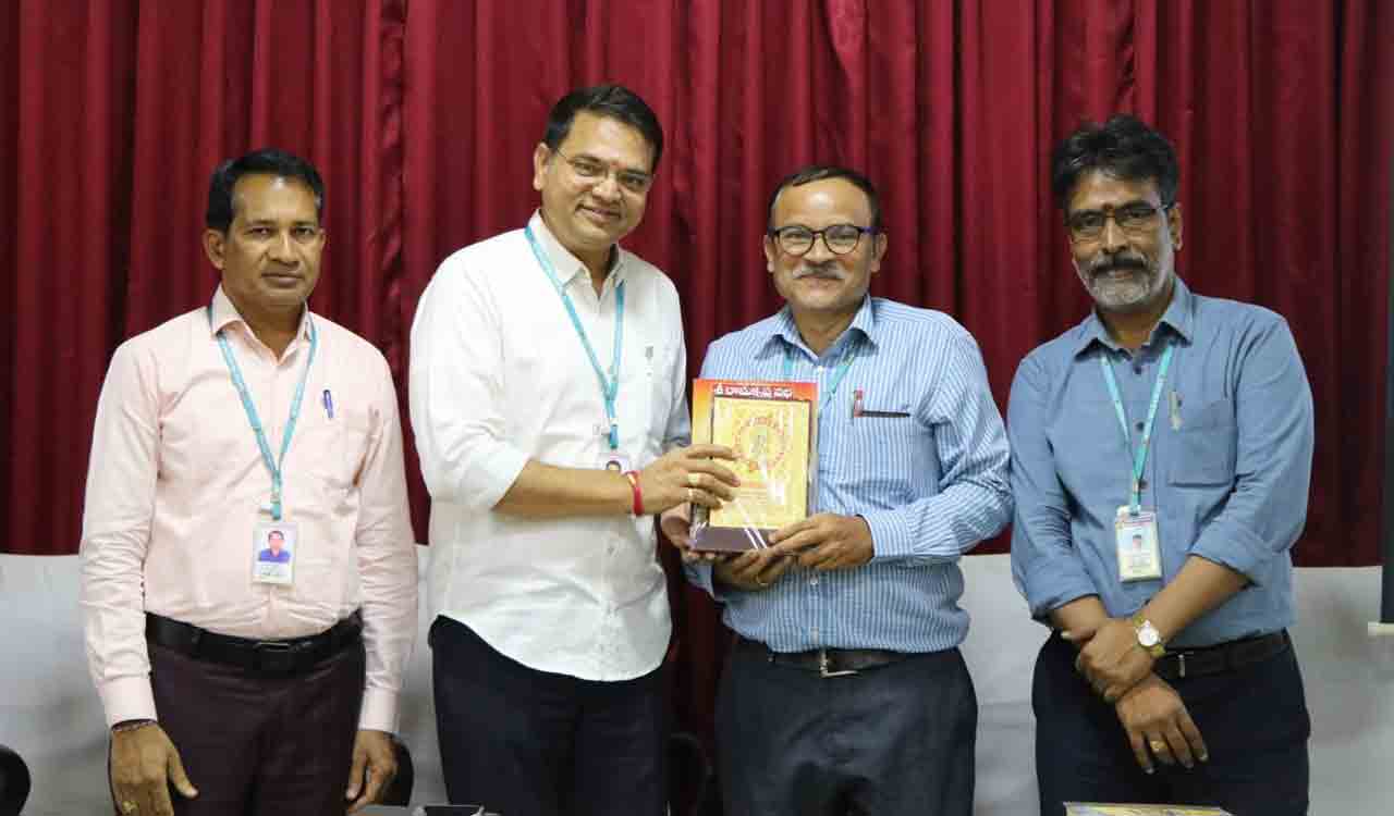 Representatives of SAC given grand farewell at KITSW