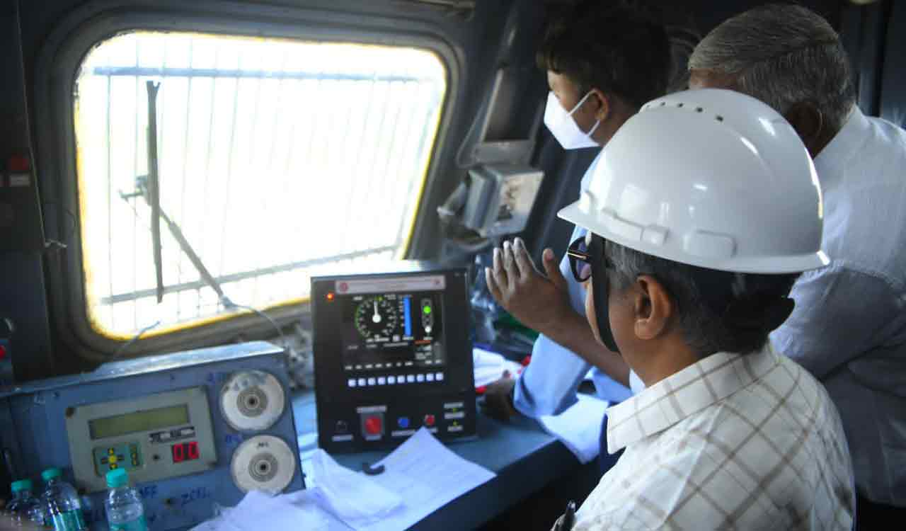 Railway Board Chairman Anil Kumar Lahoti inspects ‘Kavach’ system in Hyderabad
