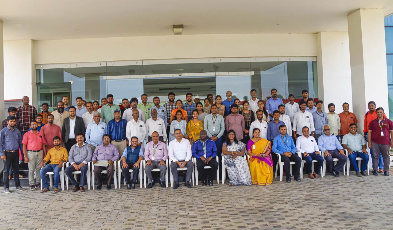 Hyderabad: Leads Connect Services, ICRISAT sign MoU to develop Sustainable Solutions for Agriculture