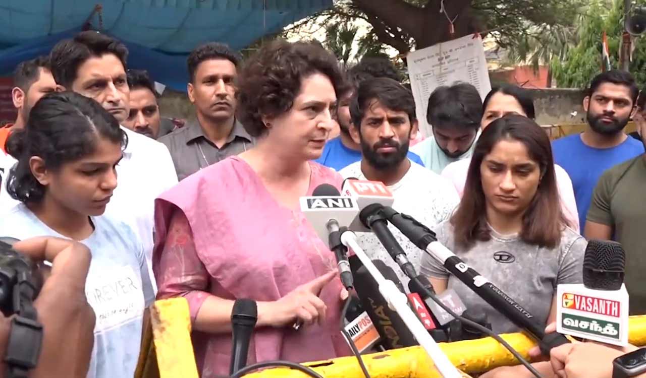 New Delhi: Priyanka Gandhi meets protesting wrestlers at Jantar Mantar