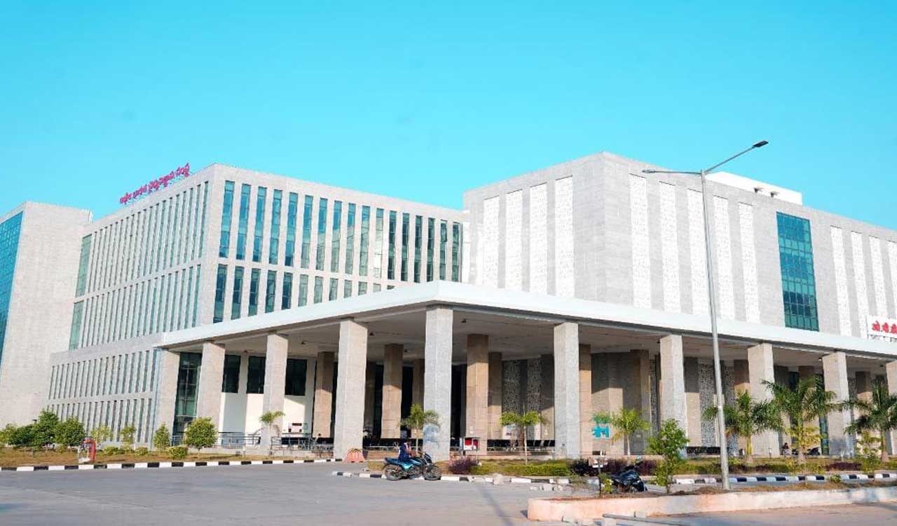 Prime Minister Narendra Modi praises AIIMS Mangalagiri