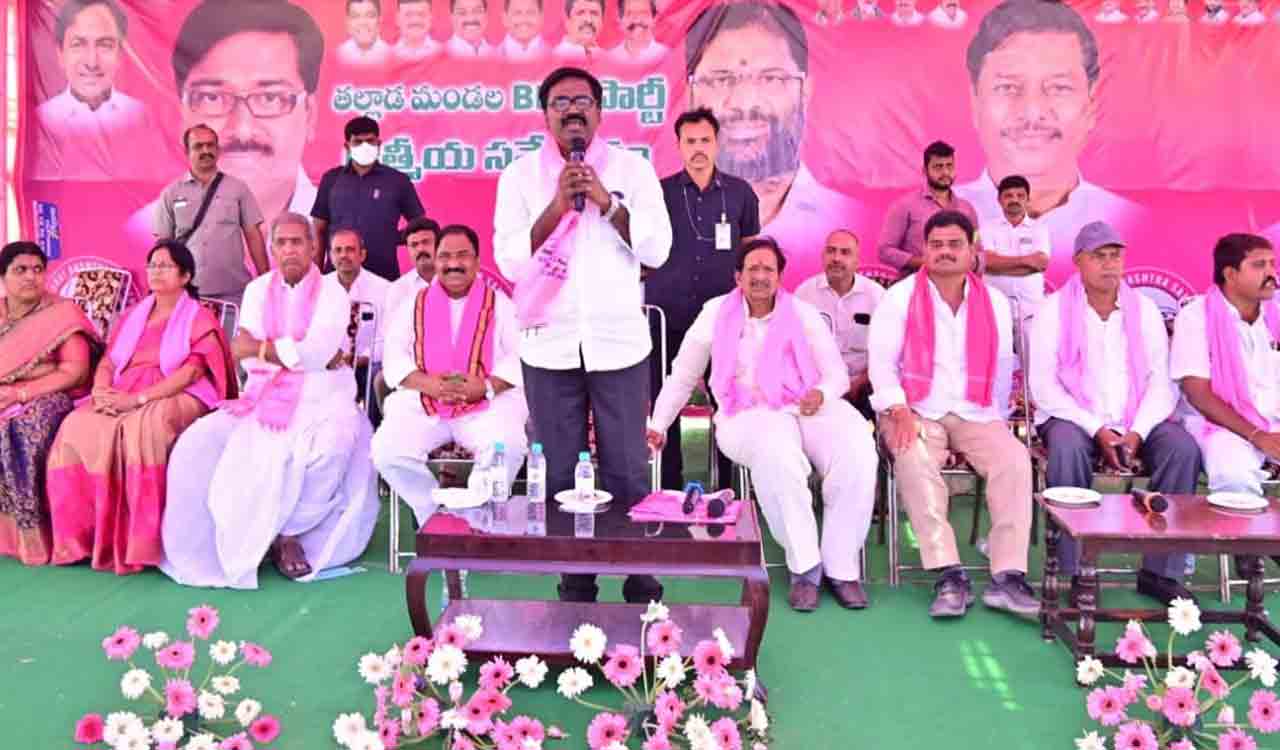 Reach out to people at grassroots level, Puvvada tells BRS cadres