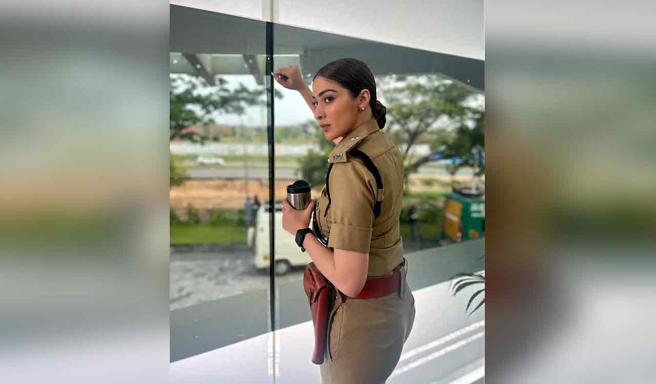 Raai Laxmi goes de-glam for her cop avatar in ‘DNA’