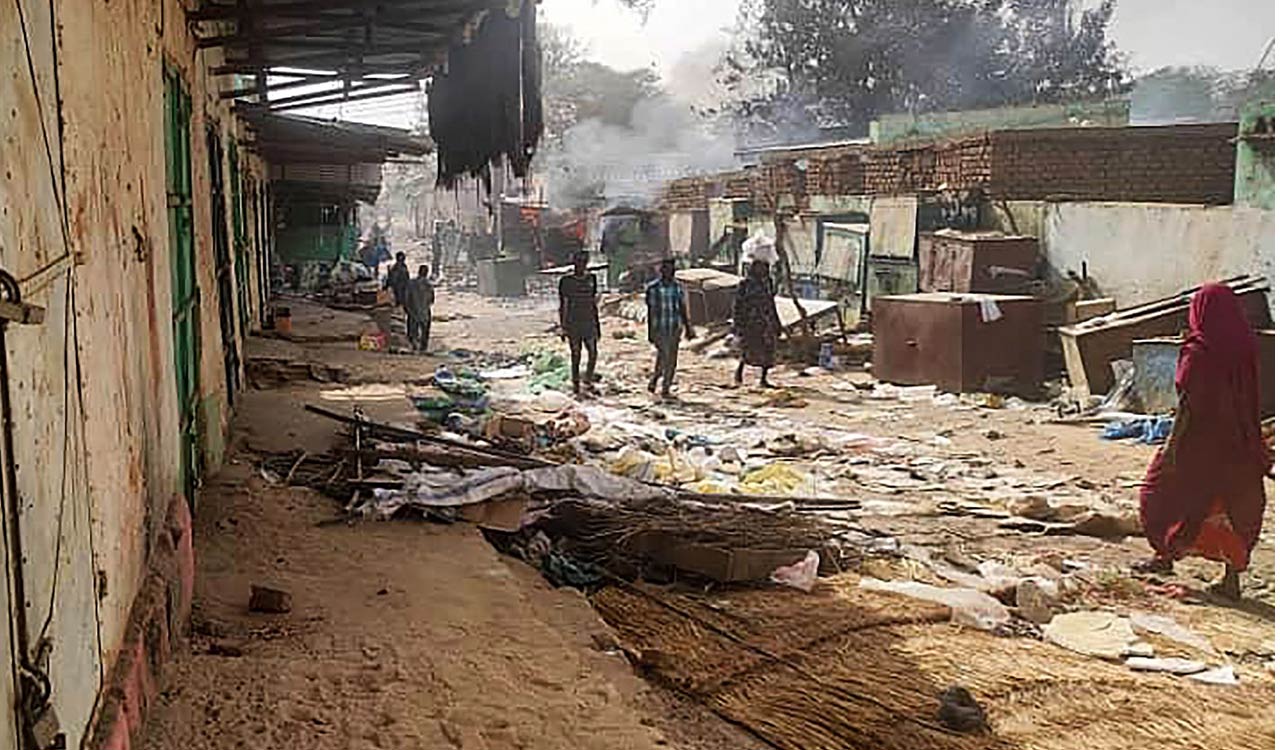 As battle for Sudan continues, civilian deaths top 400