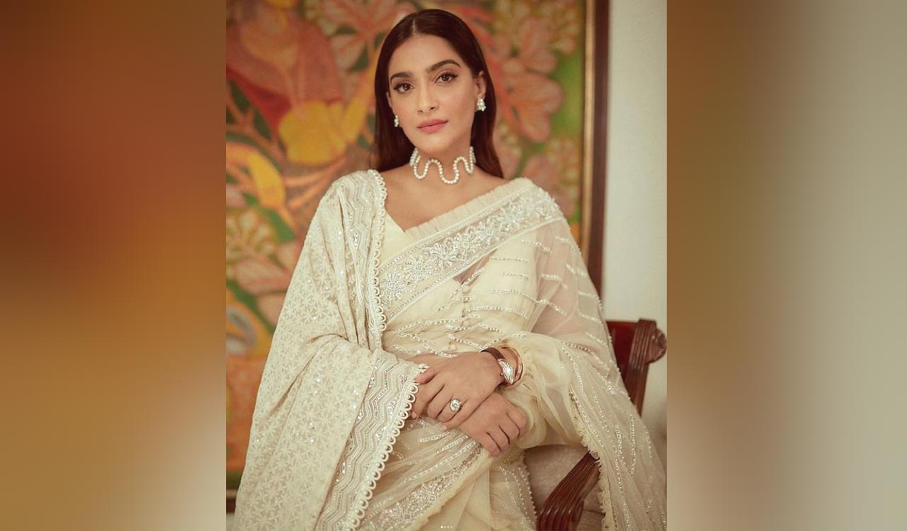 Sonam Kapoor finds saris most comfortable to wear in Indian heat