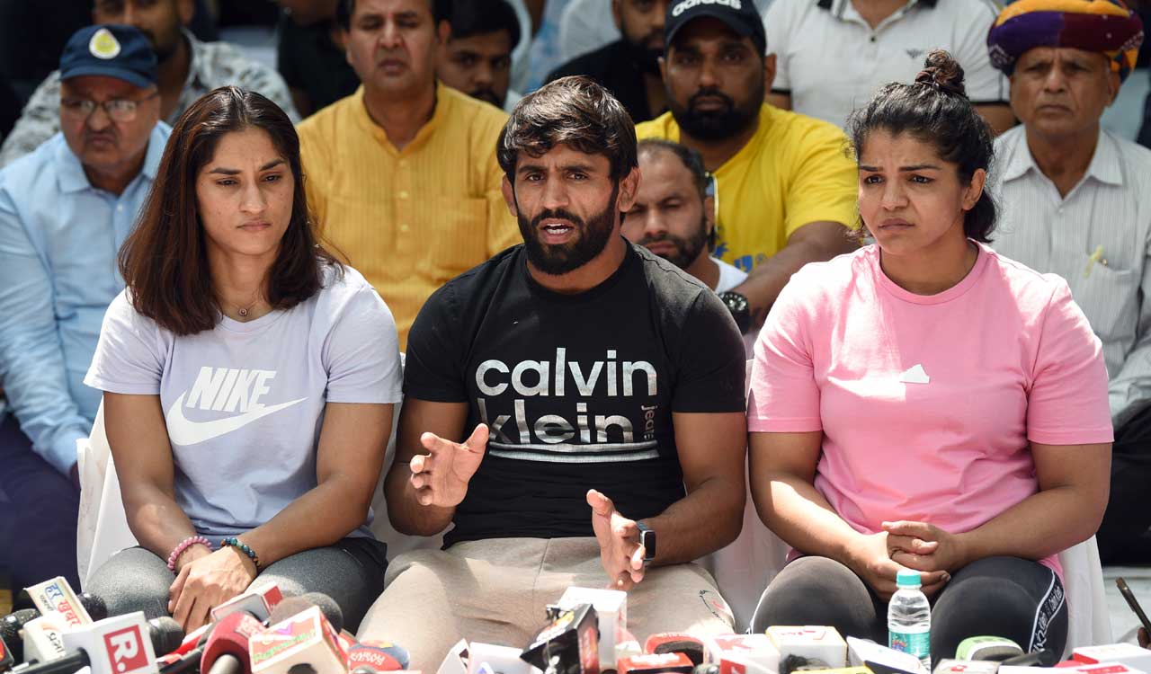 Wrestlers threaten to approach Supreme Court, Sports Ministry stalls May 7 WFI elections