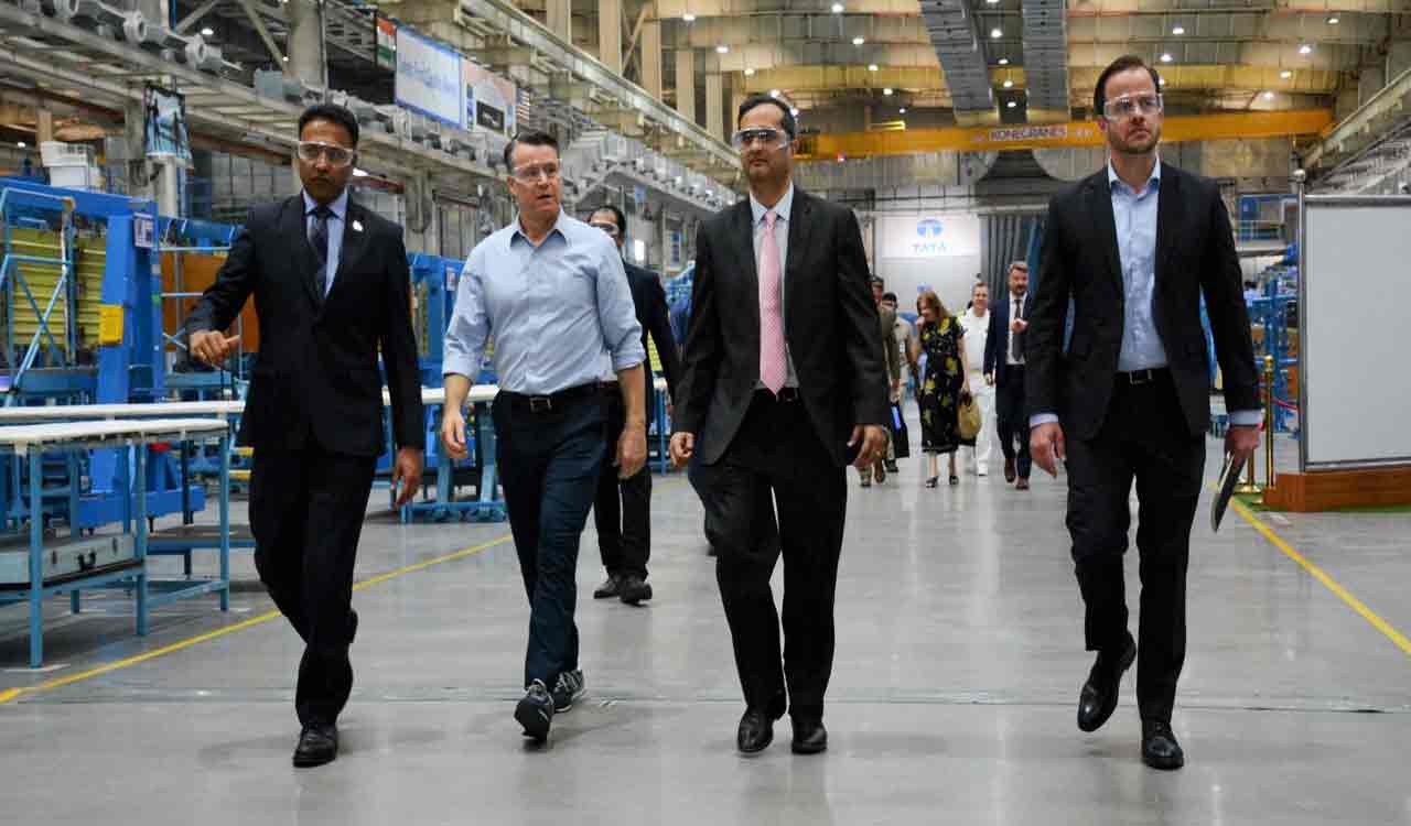 U.S. Senator visits Hyderabad, Tours T-Hub and New U.S. Consulate