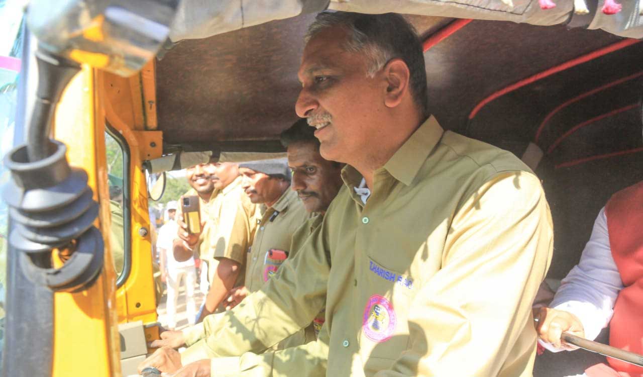 Harish hails auto drivers as brand ambassadors of Siddipet town