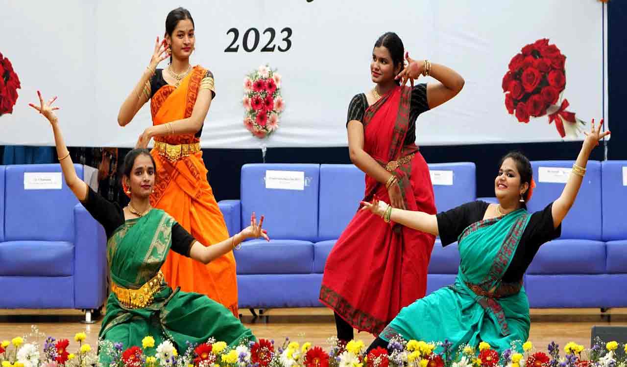 VNRVJIET inaugurated its annual cultural fest