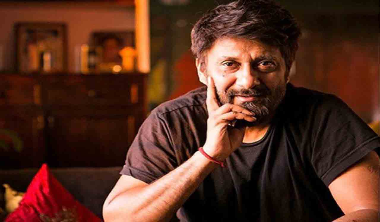 Vivek Agnihotri appears before HC, tenders unconditional apology