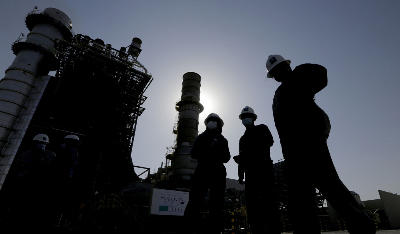 Saudi Arabia to cut oil production by 500,000 barrels per day from May