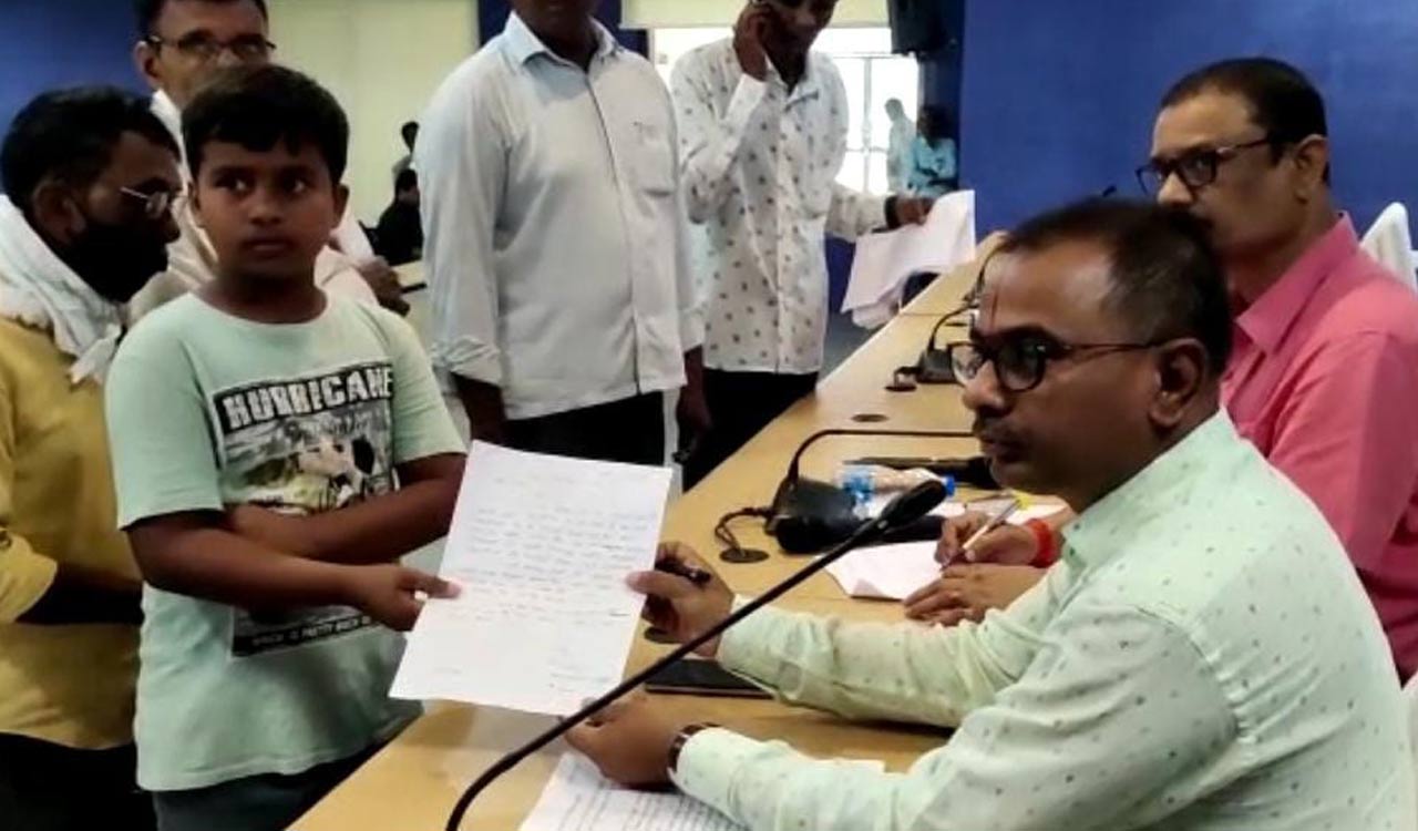 Jagtial: Class 6 student approaches officials to solve school’s problems