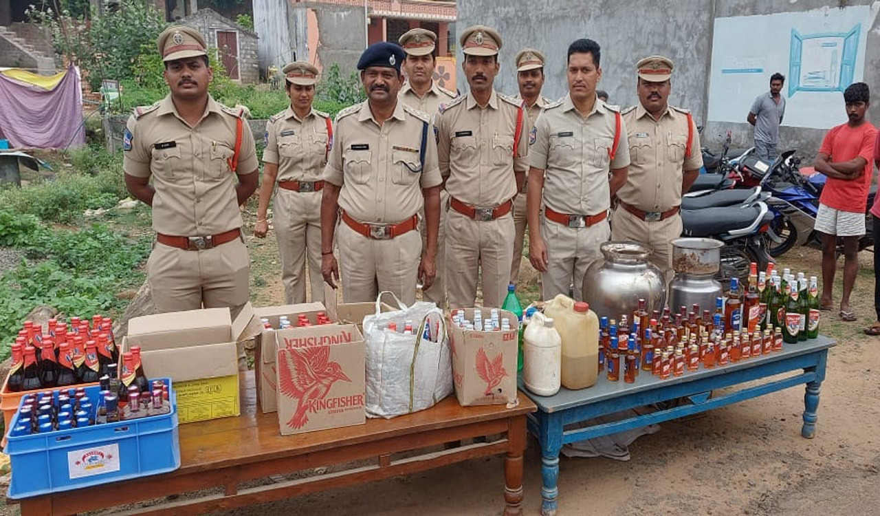 Police conduct Cordon and Search operation in Mahabubabad