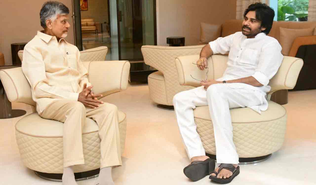 Pawan Kalyan meets Chandrababu Naidu in Hyderabad