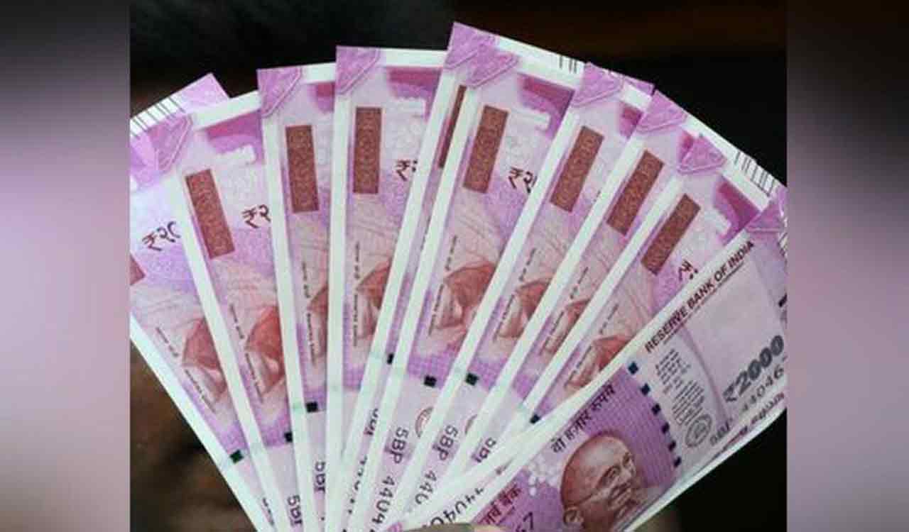 Opposition attacks Centre over withdrawal of Rs 2000 currency notes