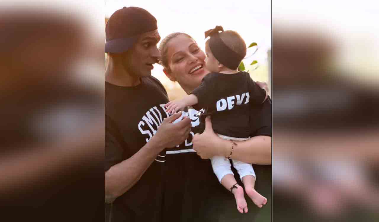 Bipasha shares video of her daughter enjoying car ride with Karan Singh Grover