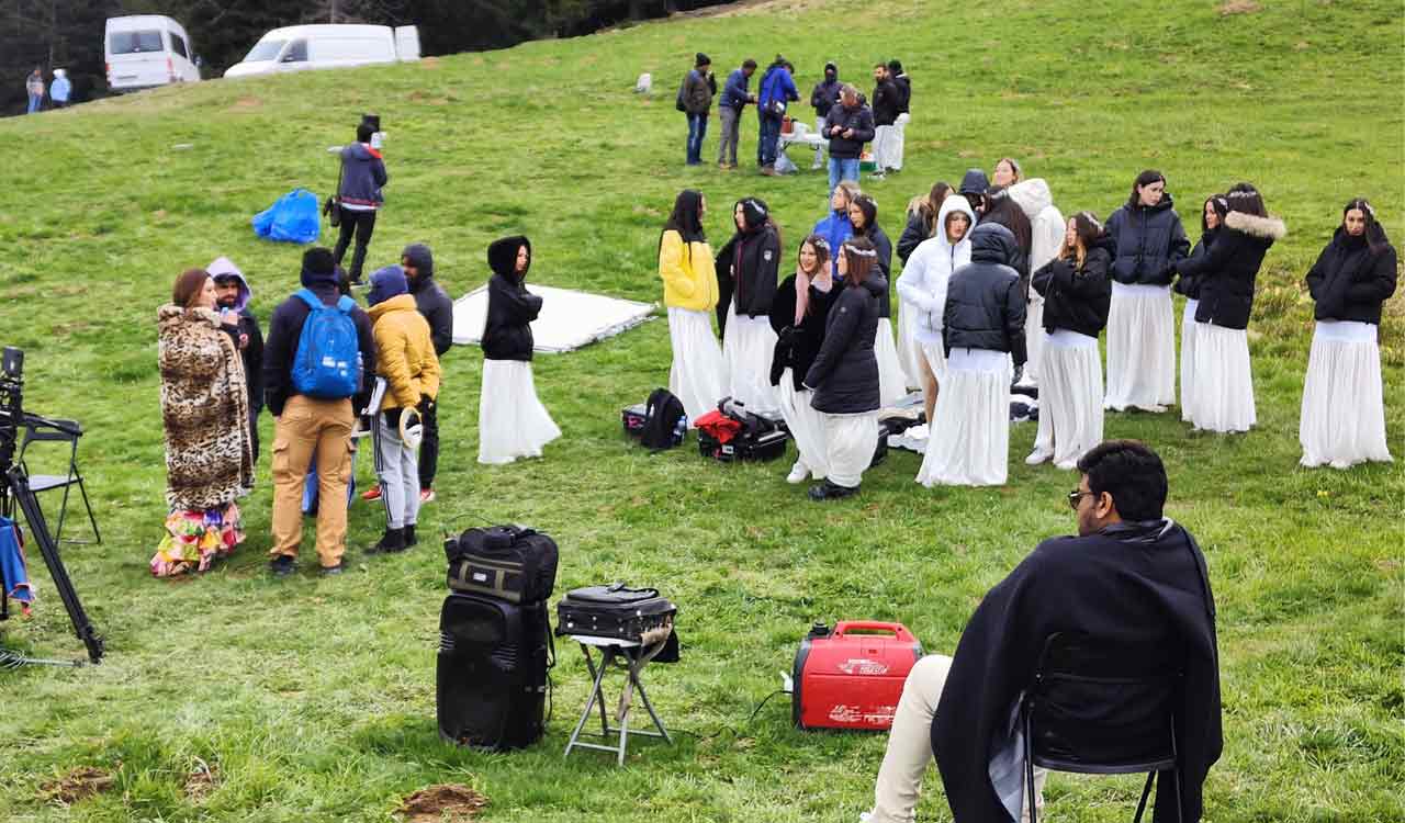 Chiru Leaks: Chiranjeevi shares pictures from shooting of Bholaa Shankar