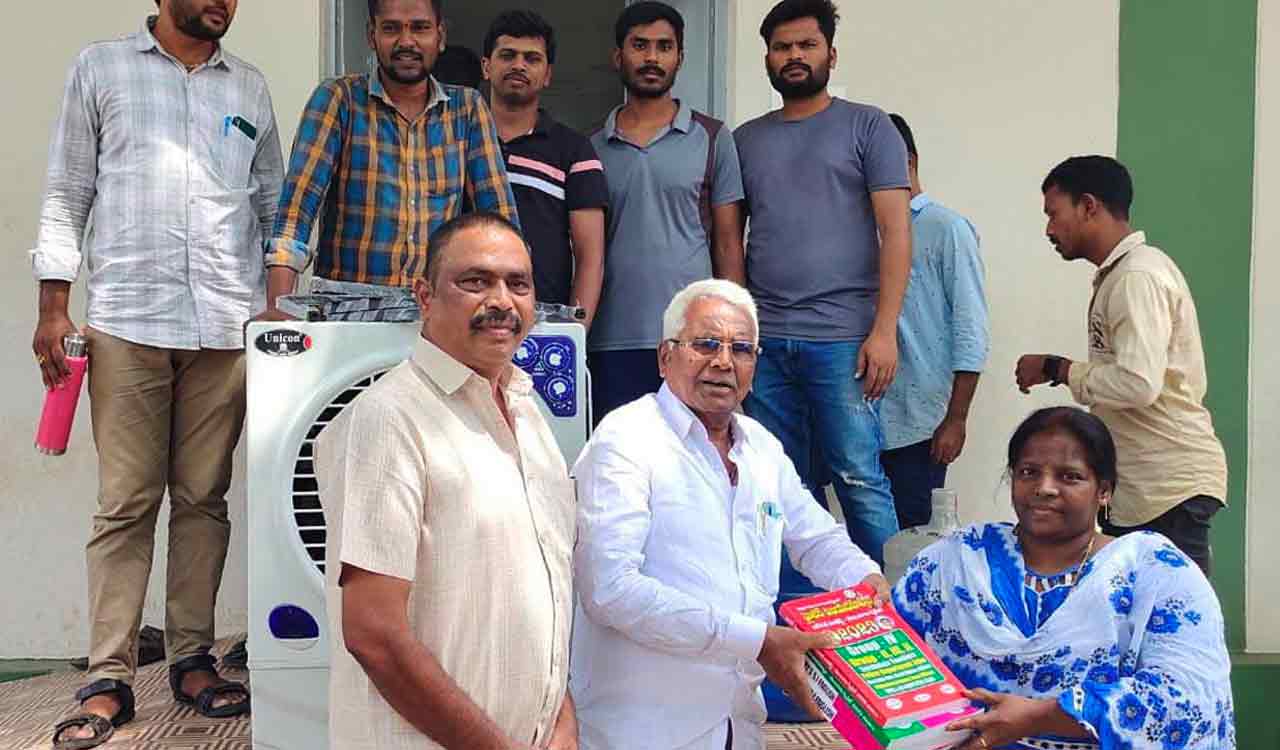 Telangana: Cooler, books donated to Kothagudem district library