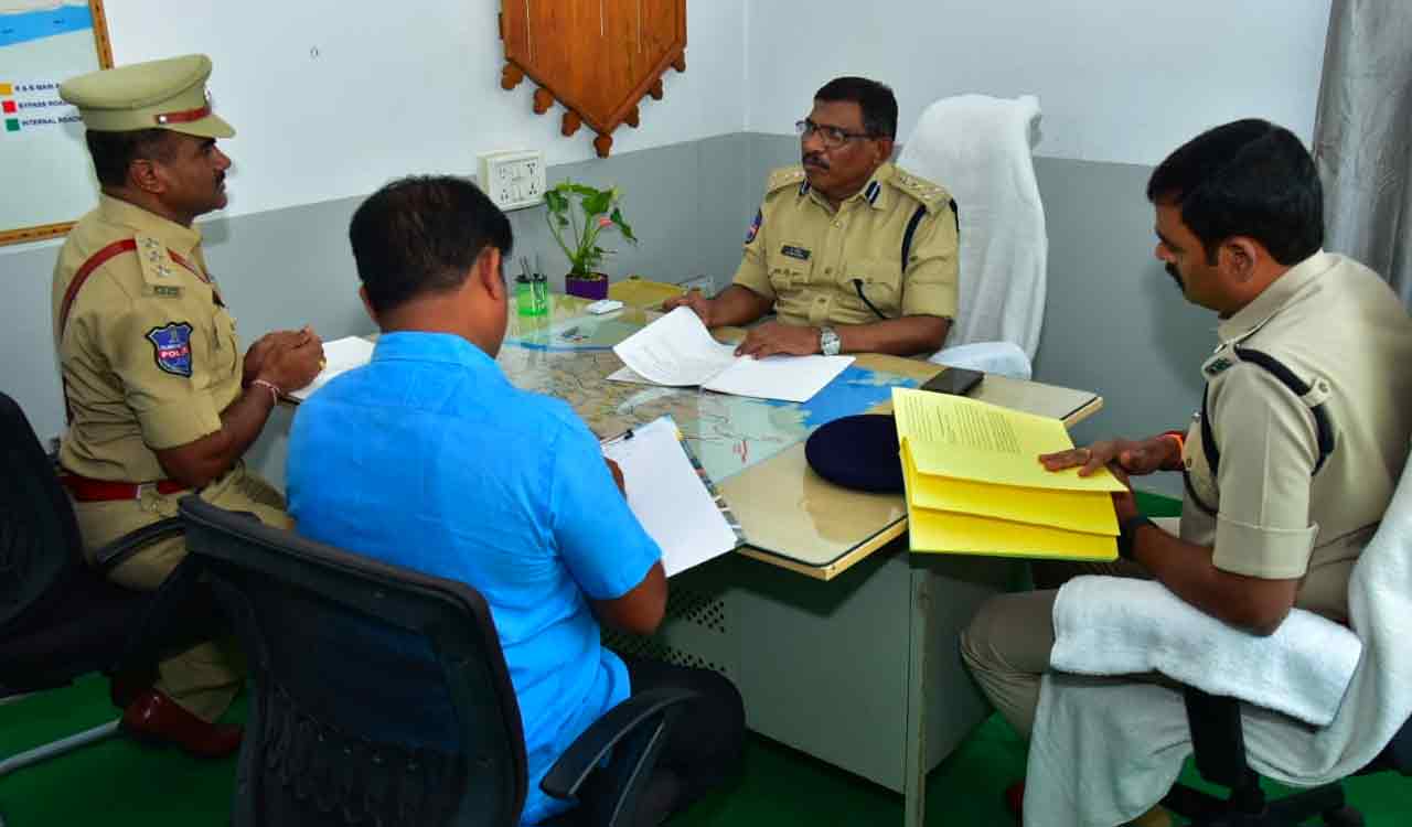 Rajanna-Sircilla DIG calls for special drives to ensure traffic law adherence