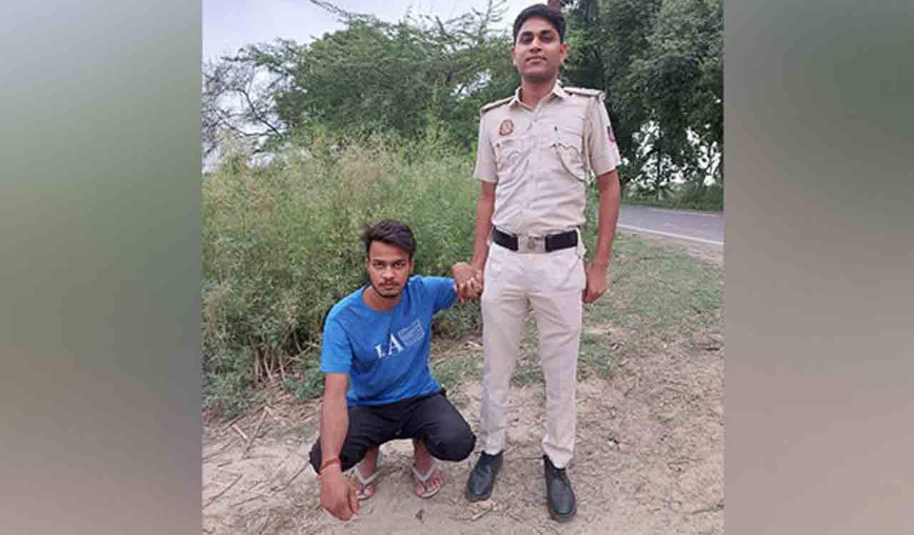 Delhi: Man stabs girlfriend 20 times; crushes her to death with boulder