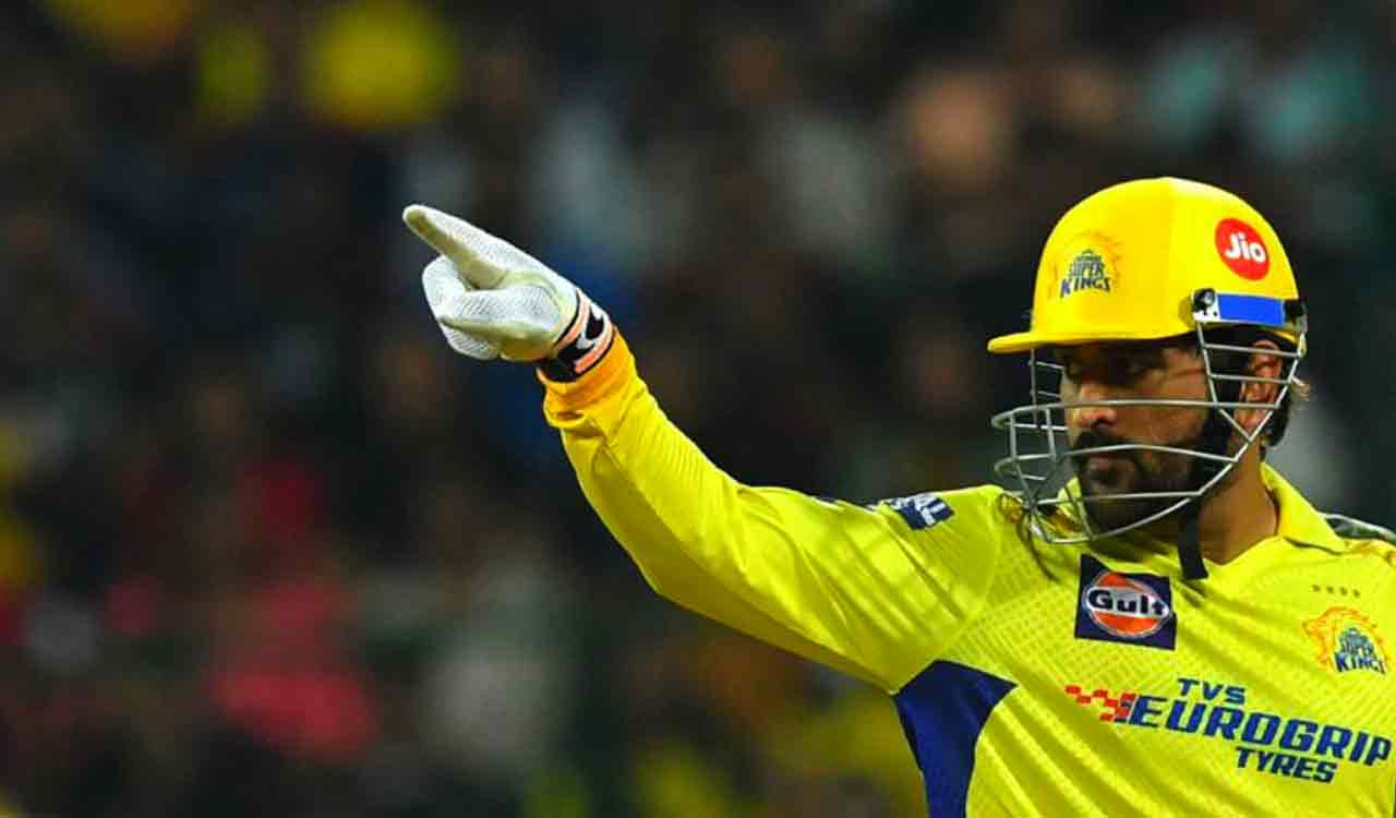 Dhoni takes someone else’s trash and makes it treasure: Hayden