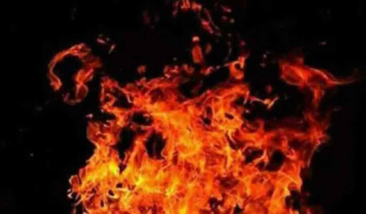 Hyderabad: Fire breaks out at electric shop in Troop Bazaar-Telangana Today