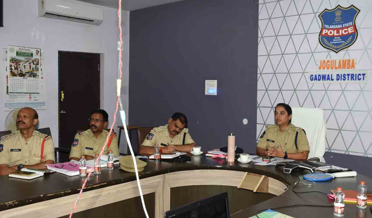 Gadwal police warn of stern action against spurious seed sellers