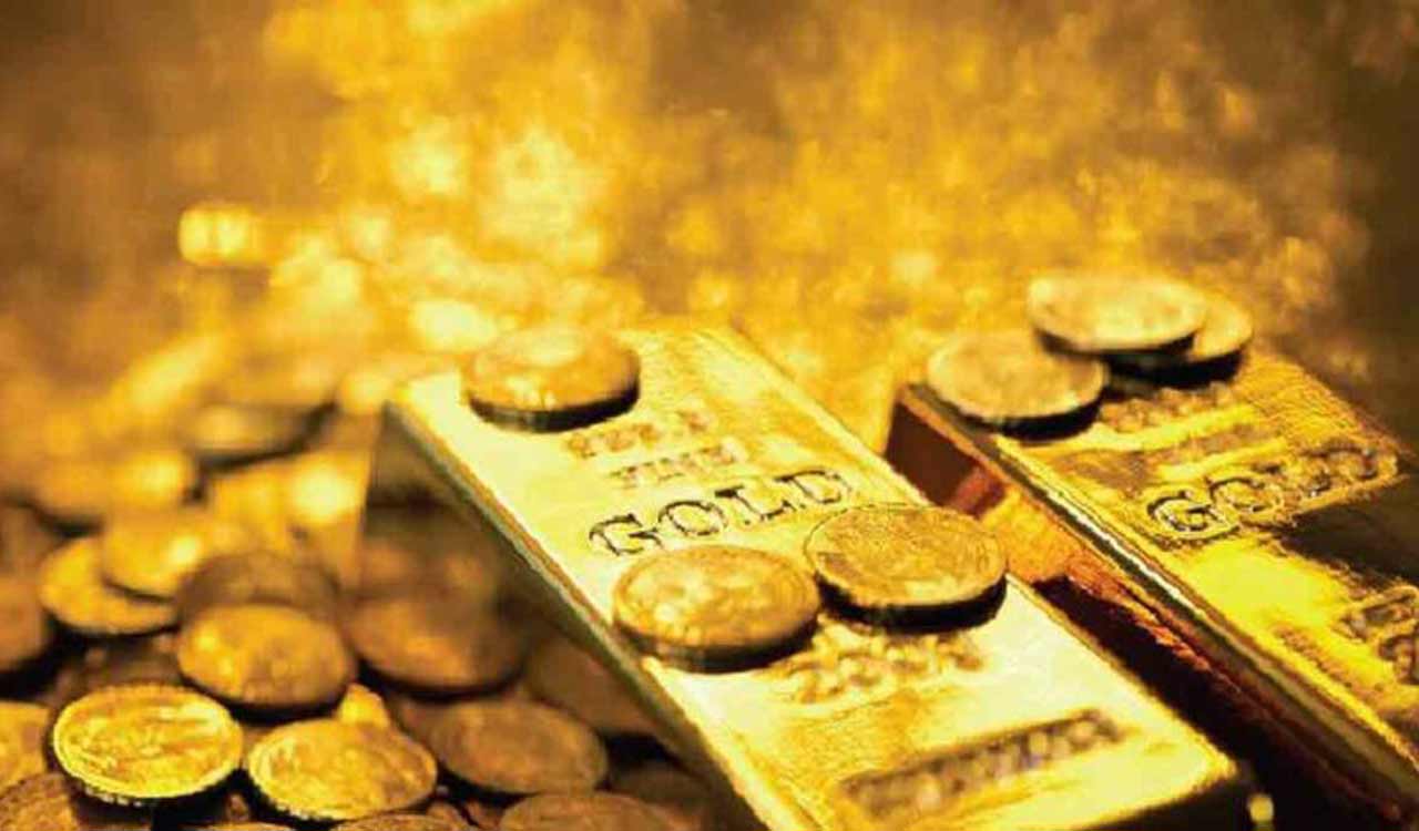 Gold declines Rs 225; silver plunges Rs 380