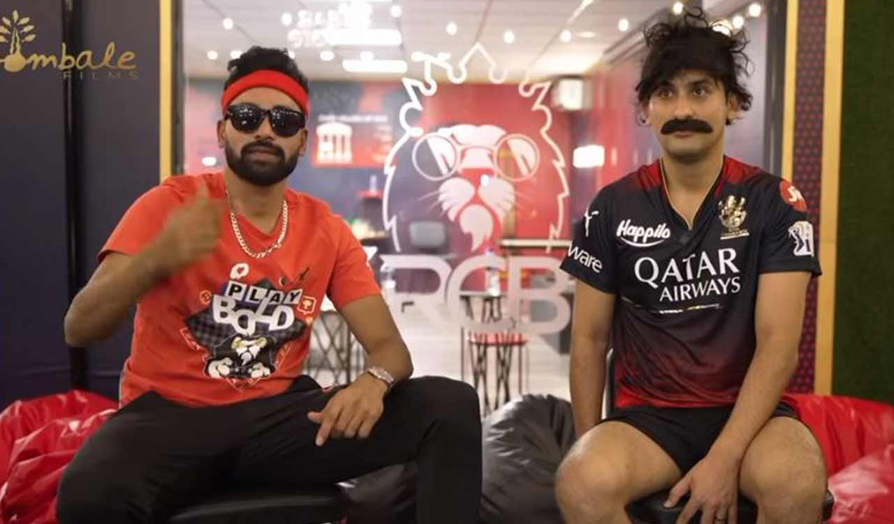 This video of Danish Sait and Mohammed Siraj singing in Dakhni is a treat for Hyderabadis