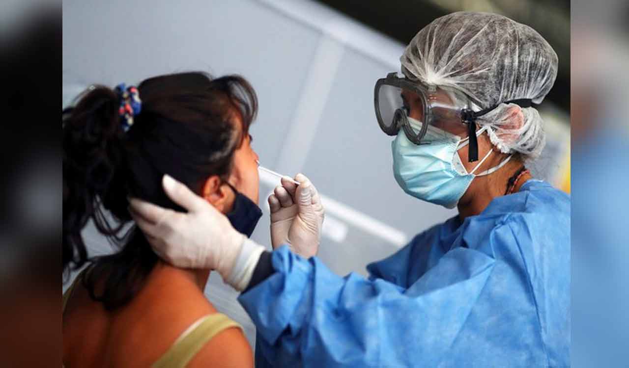 India records 425 new COVID-19 cases, three fatalities