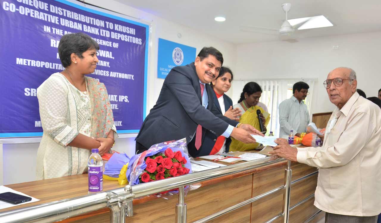Hyderabad:    Cheques Distributed to depositors of liquidated Krushi Bank