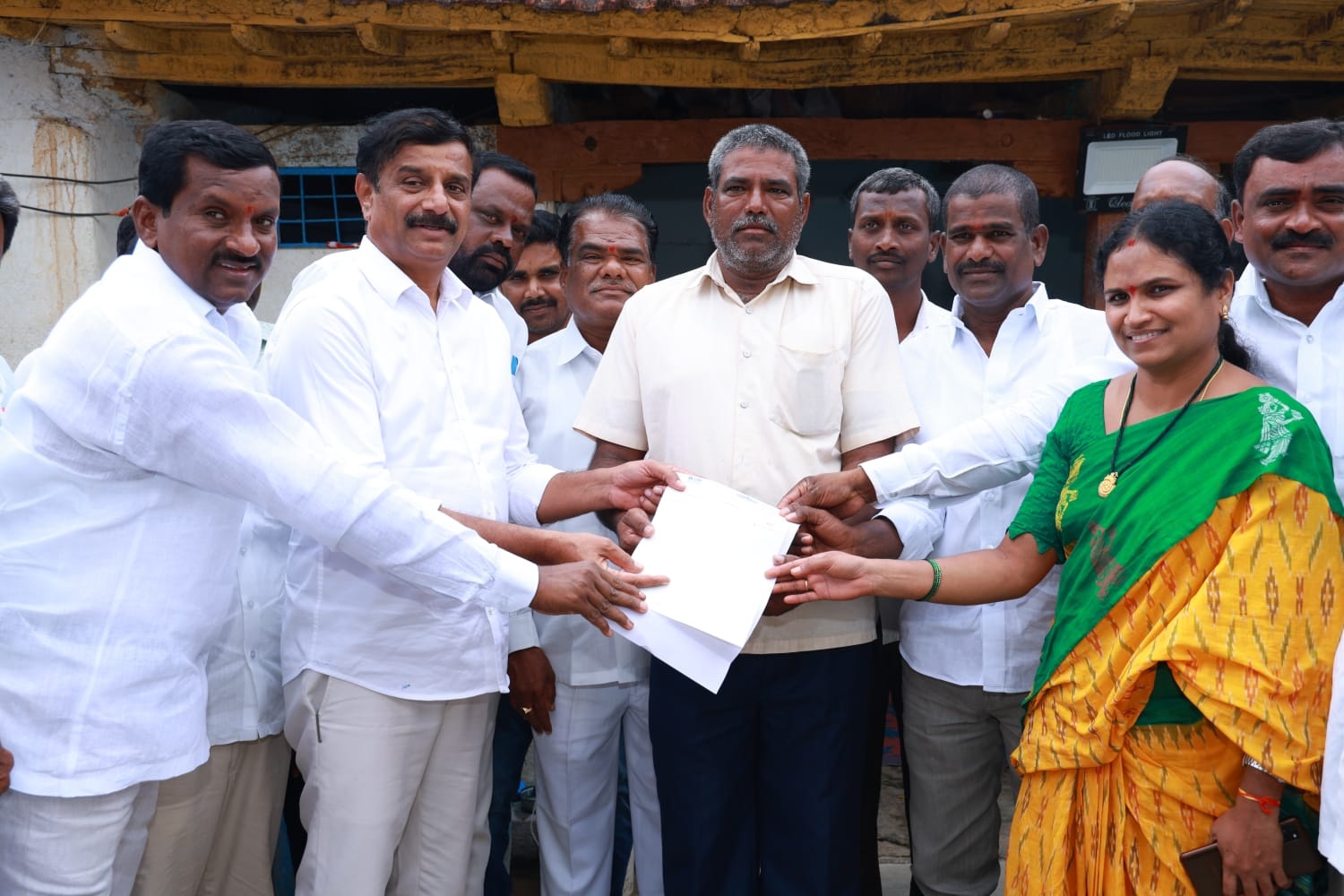 Medak MP presents cheque for Rs 5 lakh to bereaved family of BSF jawan
