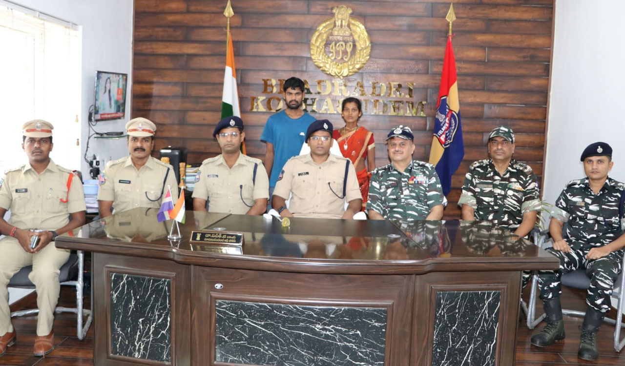 Telangana: Maoist couple surrender before police in Kothagudem