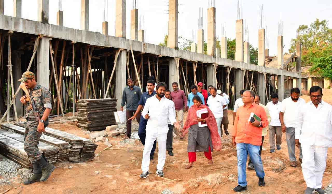 Minister Srinivas Goud inspects meat and vegetable market in Mahabubnagar