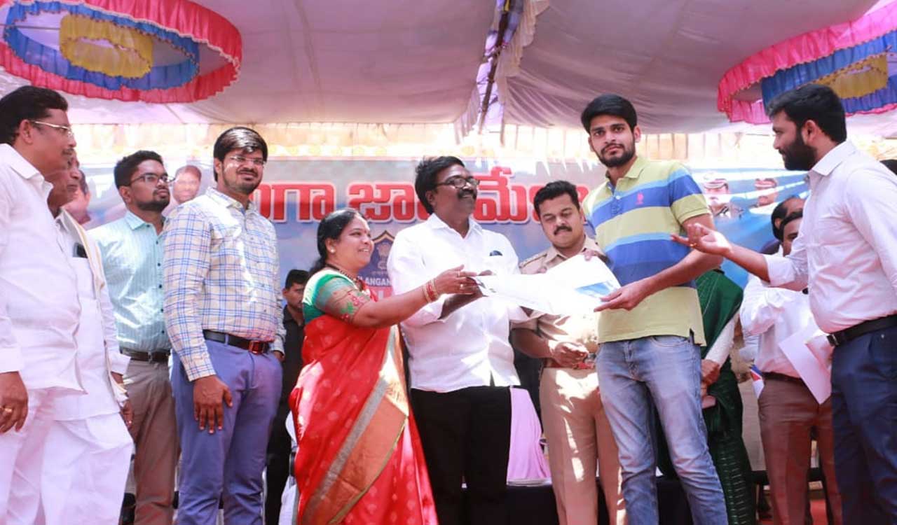 8,025 candidates selected in mega job mela by Khammam Police