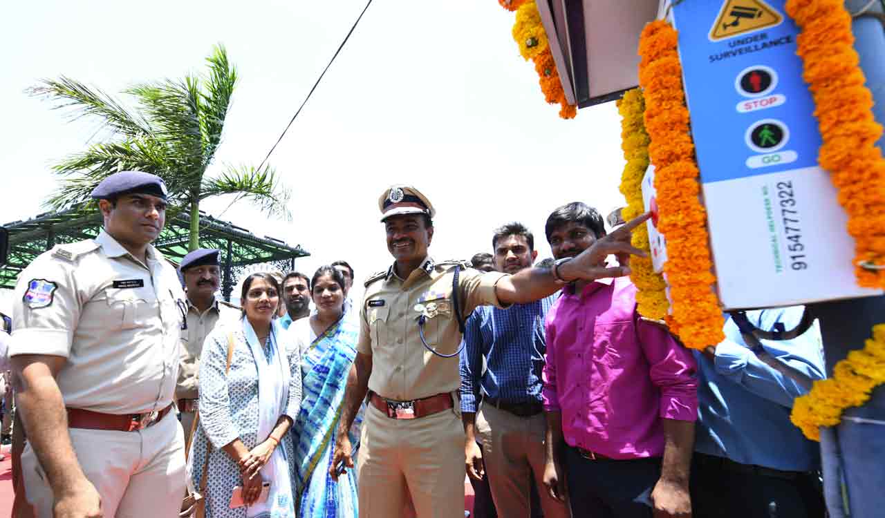 Pelican Signals installed at Hyderabad’s Tank Bund