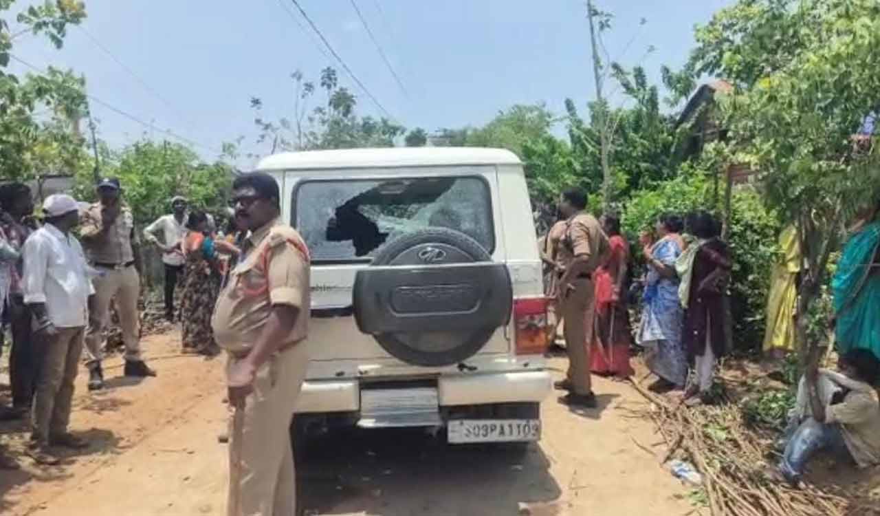 Peddapalli: Tension in Battupalli after villagers tried to attack murder accused