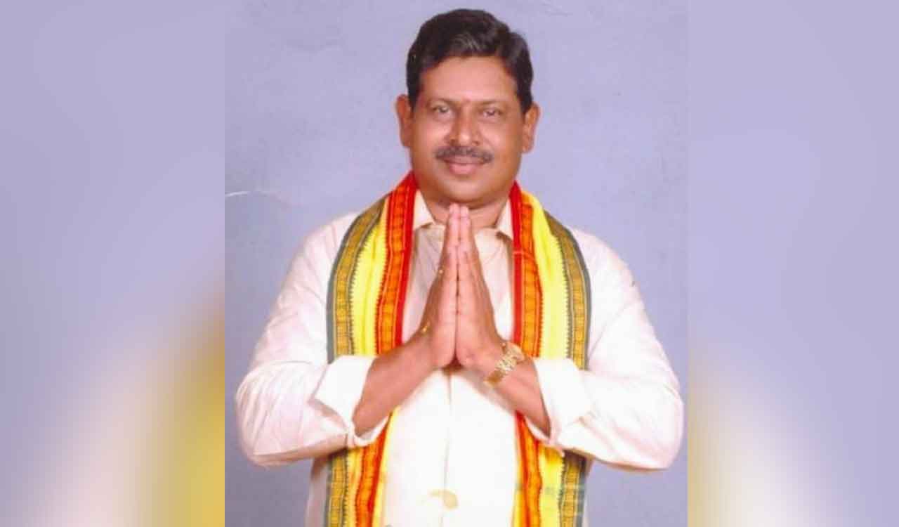 Warangal: Former ZPTC Vem Purushotham Reddy dies in accident