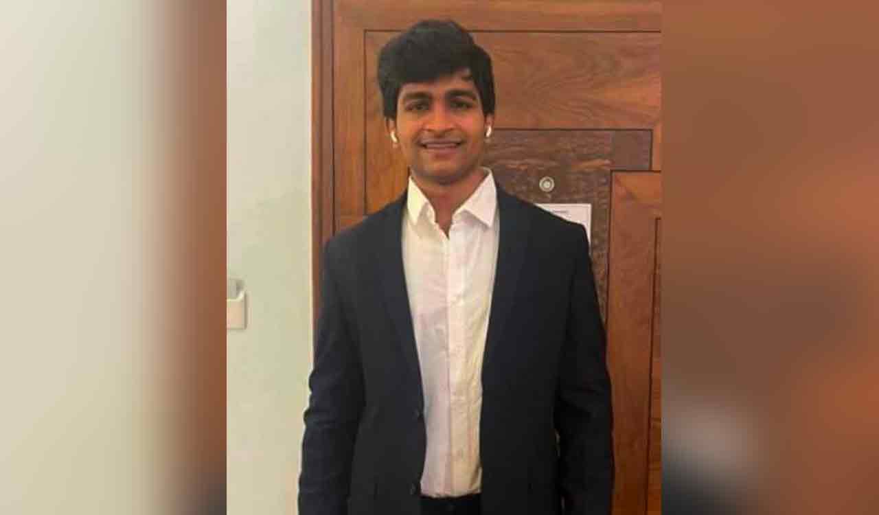 Telangana: Sai Ashrith Shakamuri from Hanamkonda secures AIR 40 in UPSC civil services exam