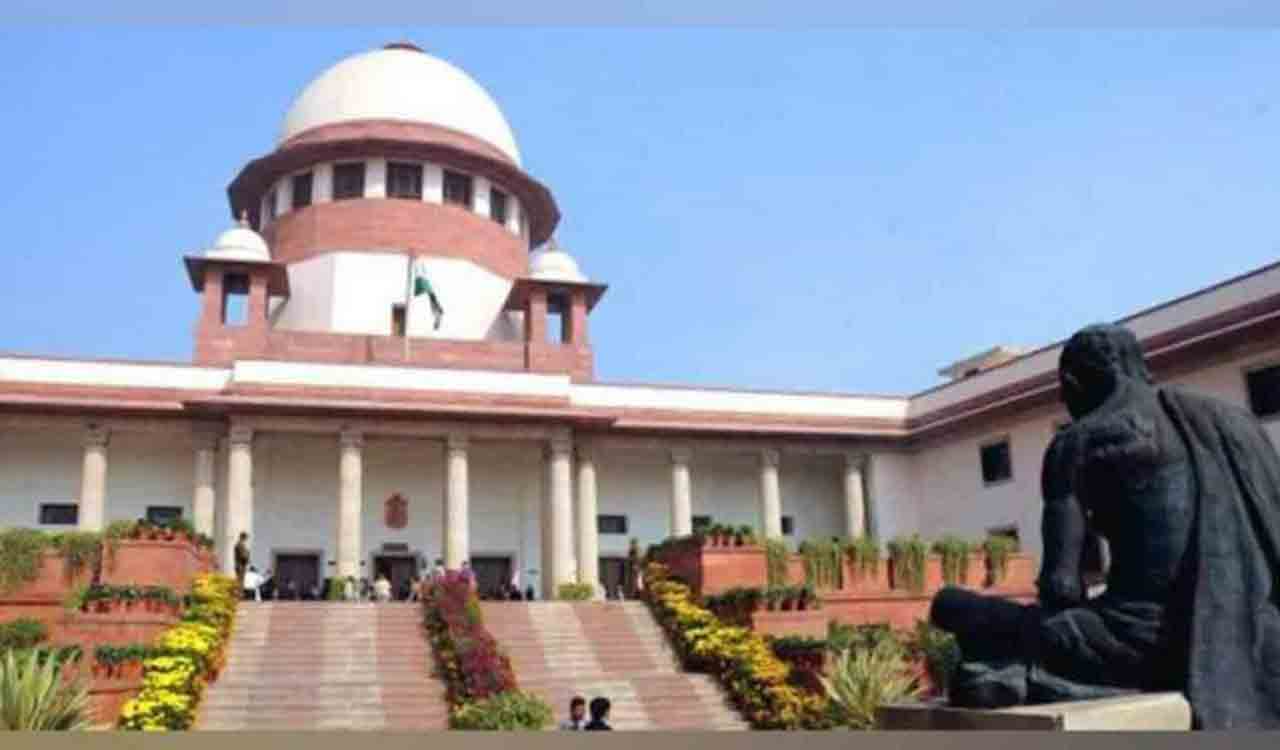 Charge not more than Rs 600 from law graduates for enrolment as advocate: SC