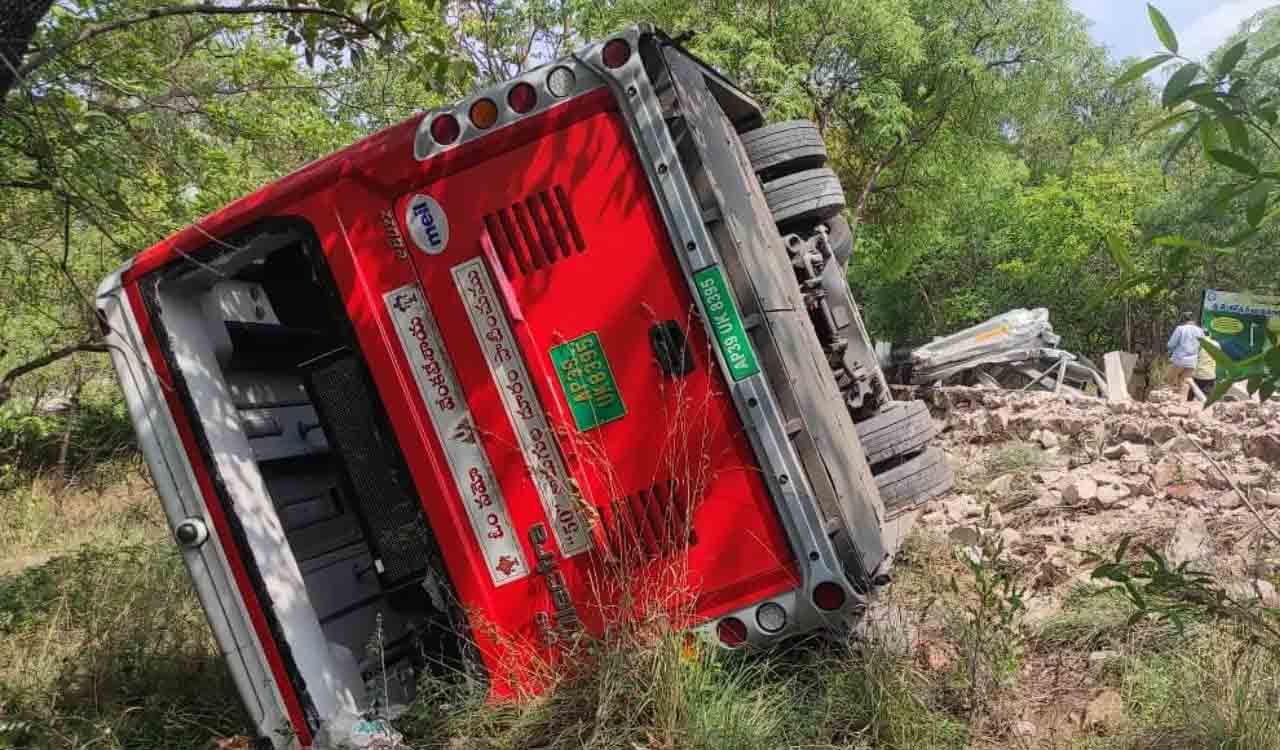 Many injured in bus accident on Tirumala ghat road